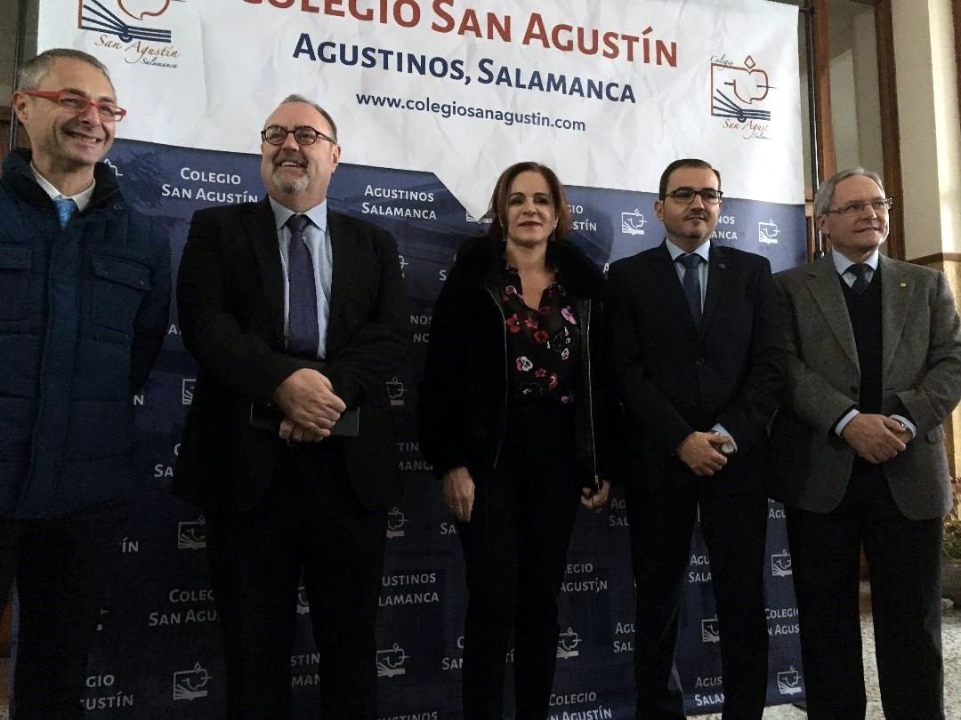 Clemente defiende la descentralización y pide “financiación suficiente” 1 Silvia Clemente y Fernando Rey en las jornadas de formación del Colegio San Agustín de Salamanca. / Europa press