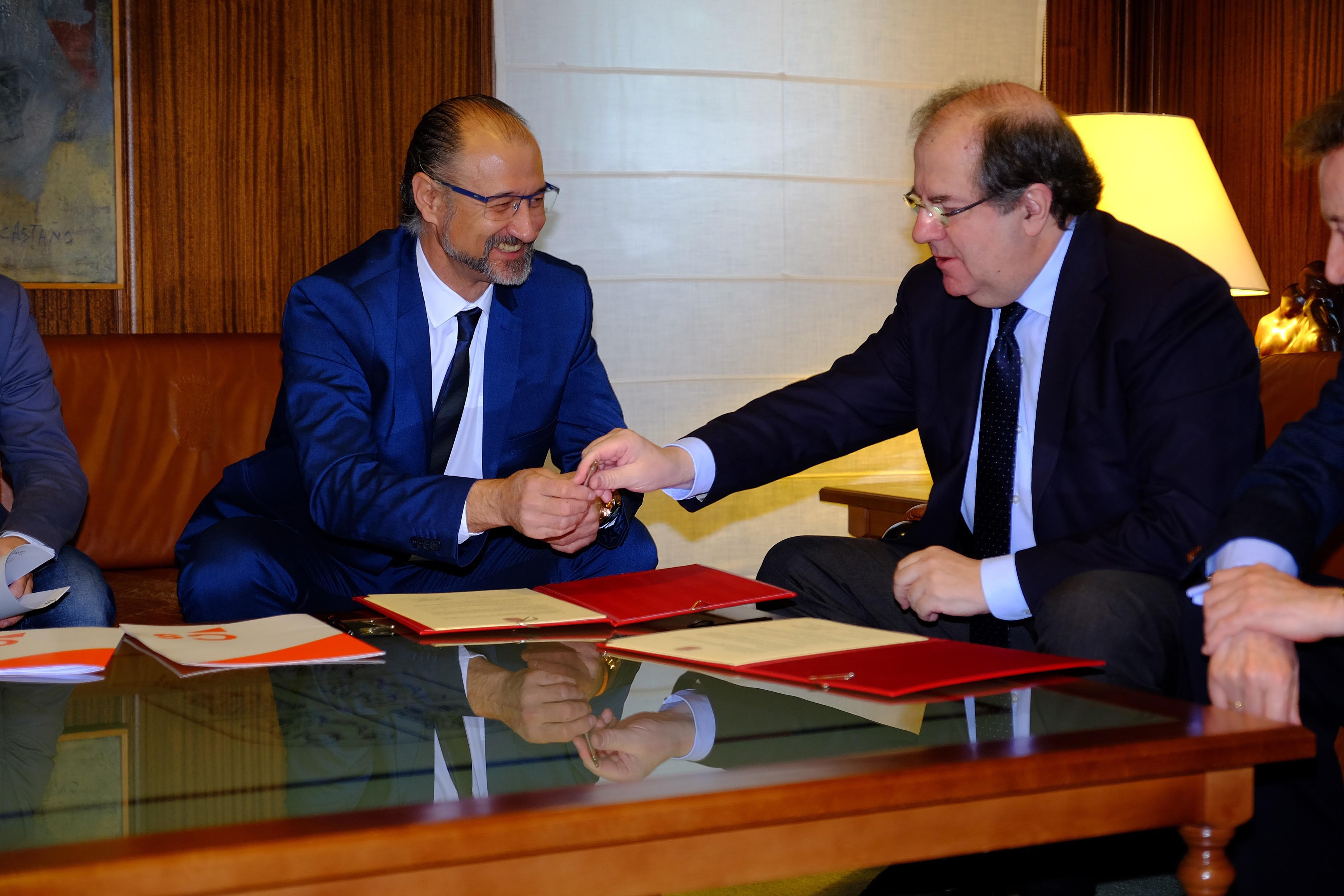 El 61,4% de los empresarios ve probable un gobierno de PP y Cs 1 El apoyo de Ciudadanos permitió al PP mantener el gobierno de la Junta tras las anteriores elecciones.