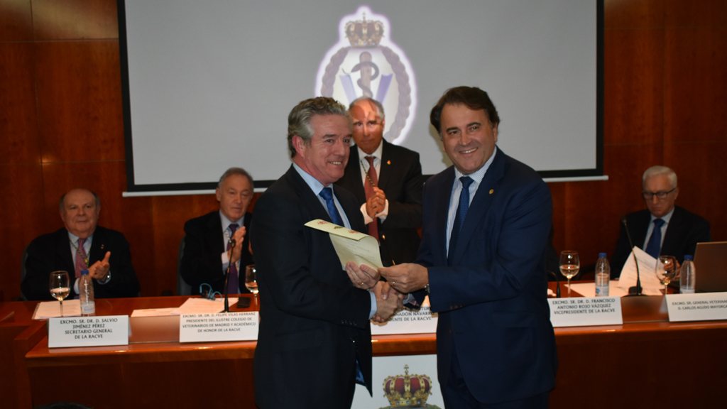 Antonio Palomo Yagüe, recibiendo el premio en Madrid. /  e. a.