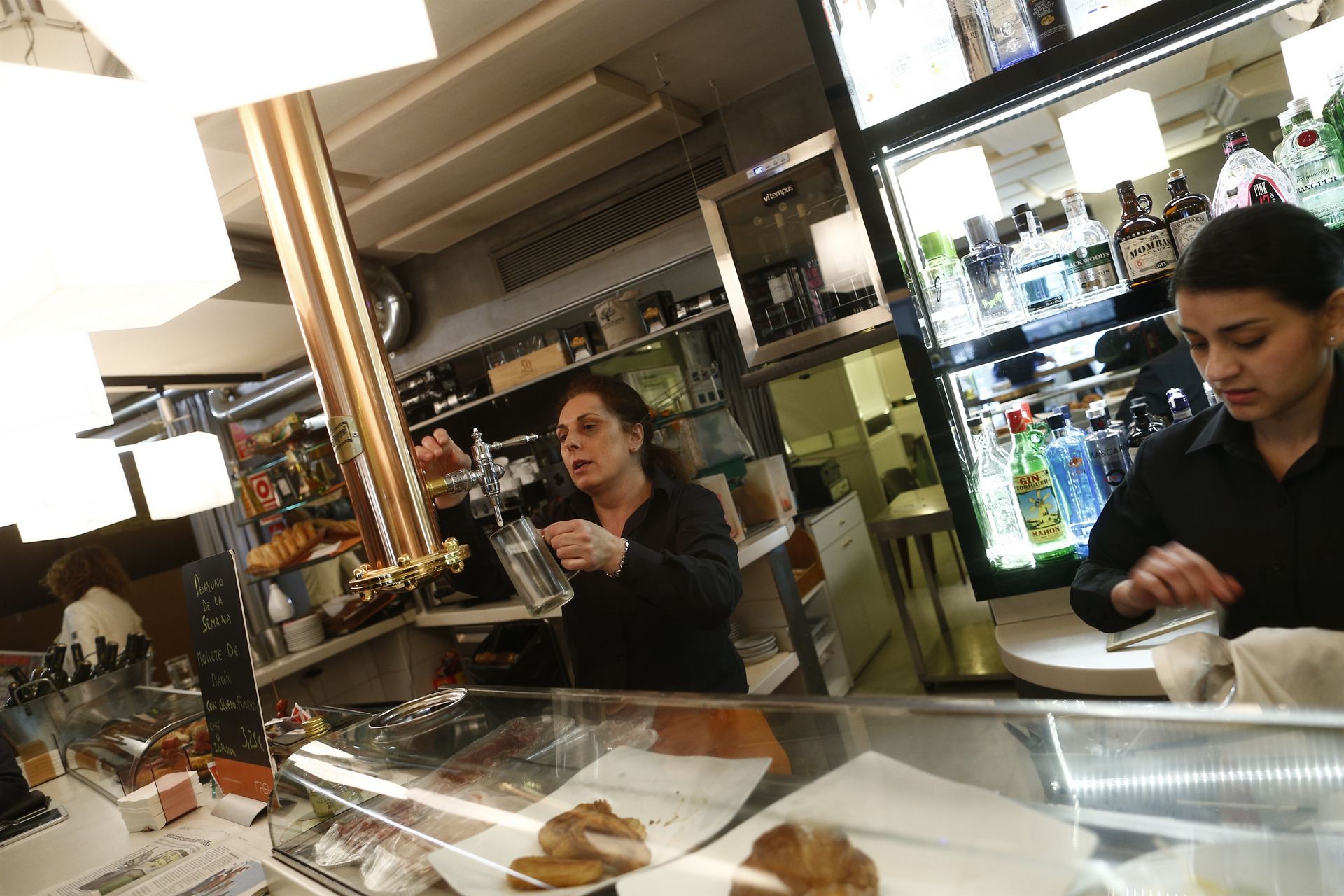 El ritmo de creación de empleo autónomo femenino en 2018 fue superior al registrado por los varones. / europa press