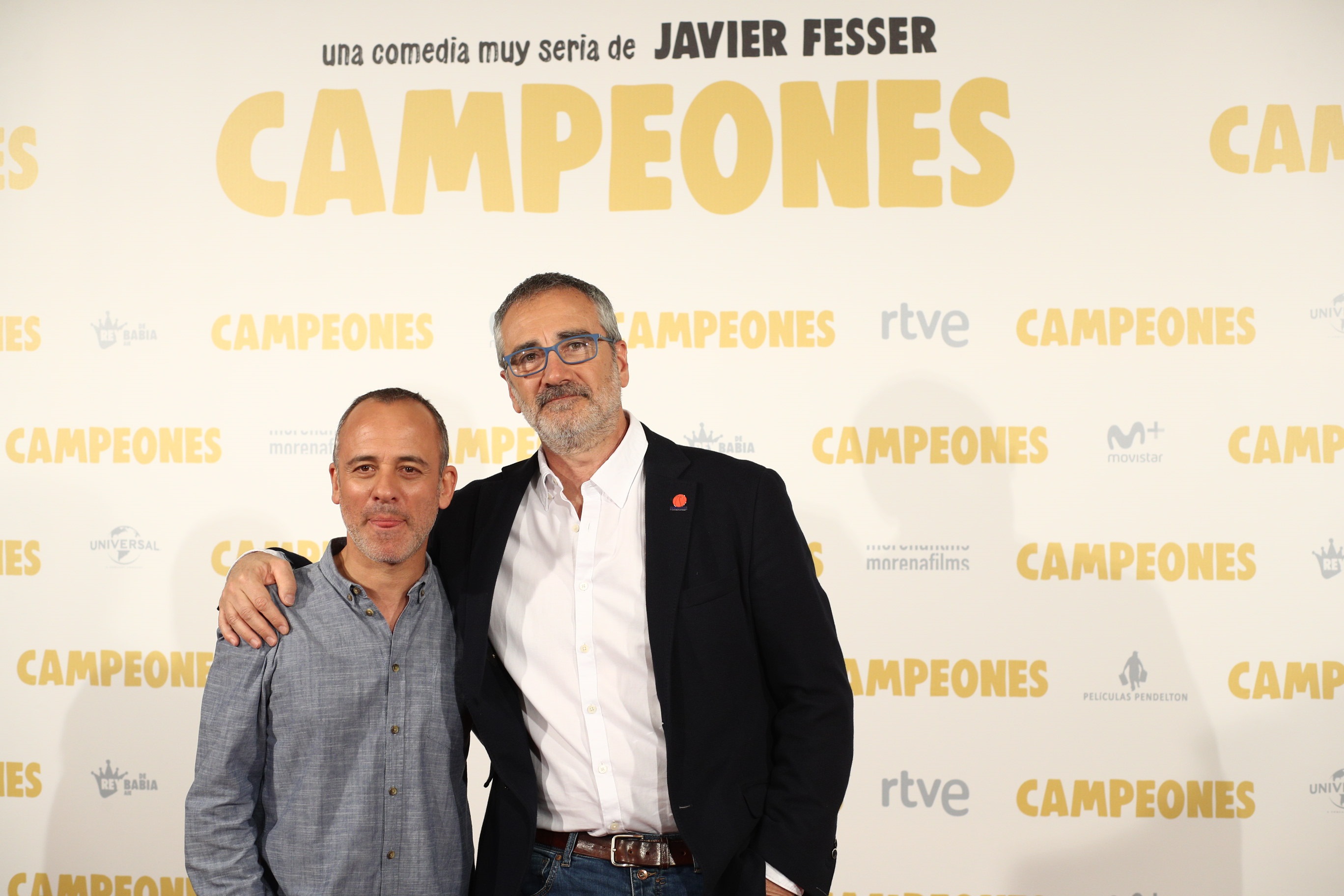 El director de ‘Campeones’, Javier Fesser, junto a Javier Gutiérrez.