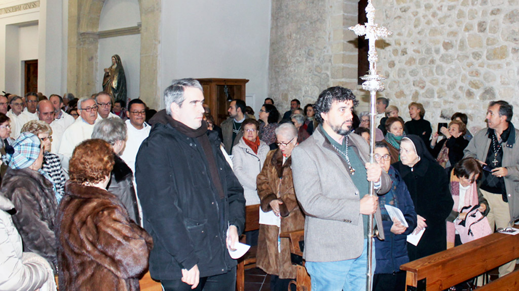 El templo se quedó pequeño para acoger la eucaristía de Clausura./M.G.