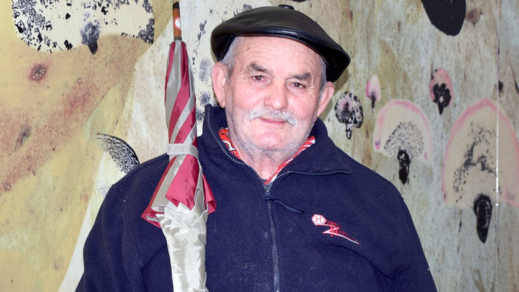 El pastor Pedro Sanz predice cada año el tiempo con ‘las cabañuelas’. / R. PARDOS