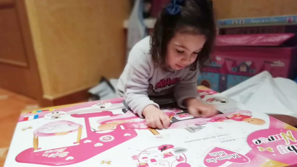 Los niños y niñas de Segovia disfrutaron como nunca en la mañana de Reyes abriendo sus regalos. / EL ADELANTADO