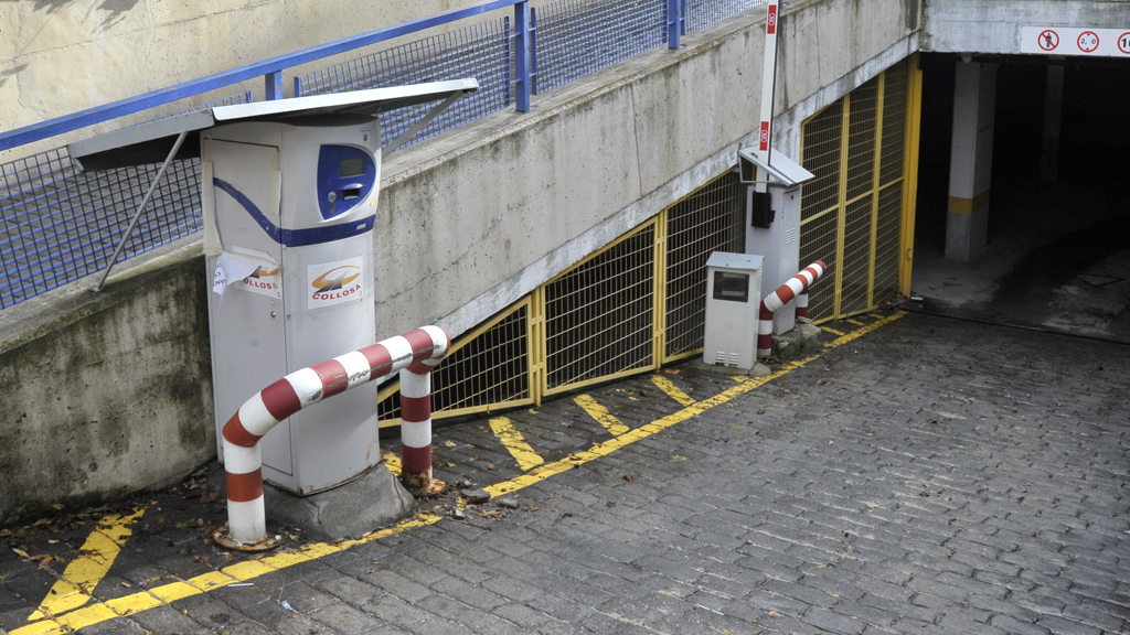 Uno de los accesos del aparcamiento municipal de José Zorrilla en la actualidad. / Kamarero