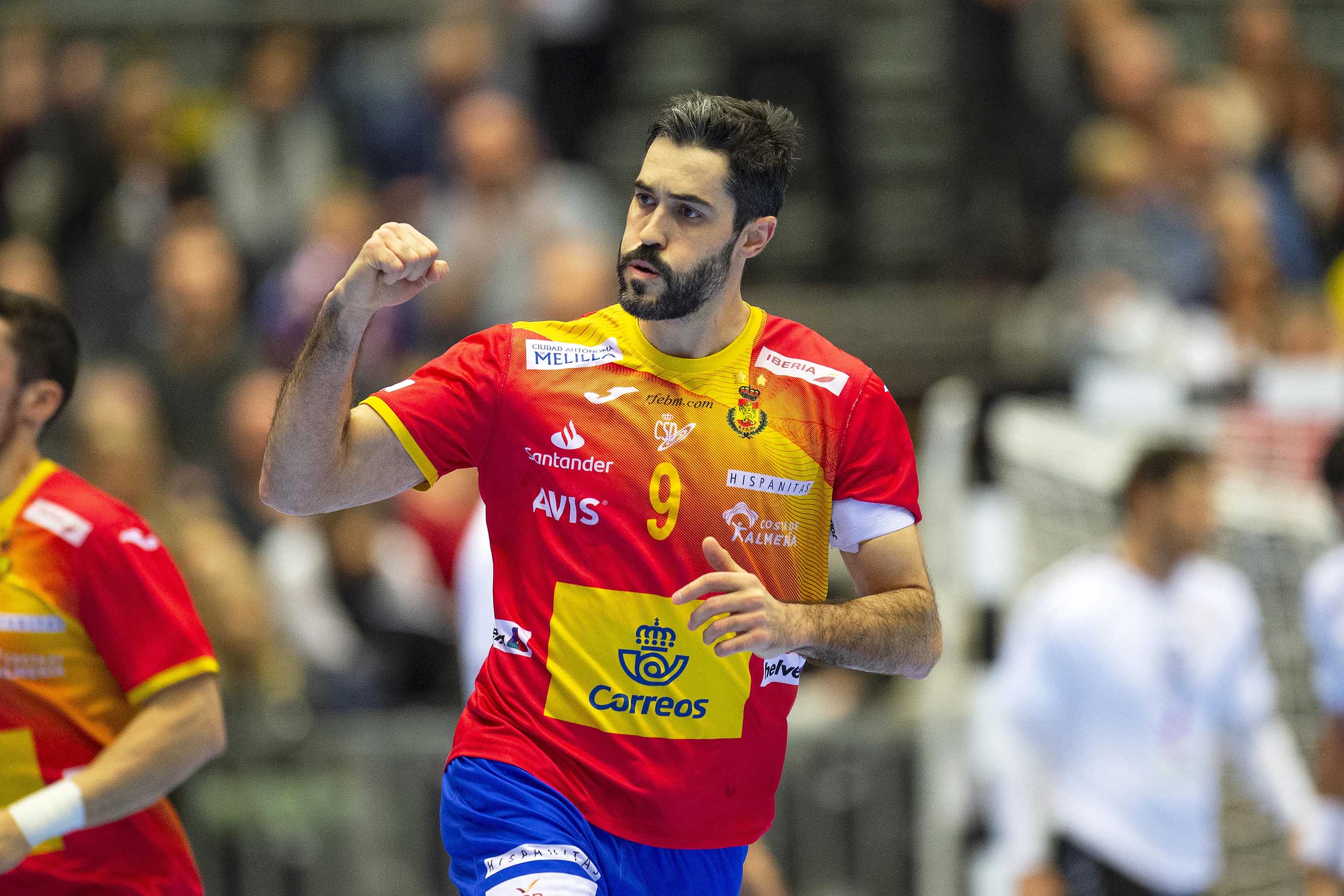 Raúl Entrerríos celebra un gol ante Egipto.