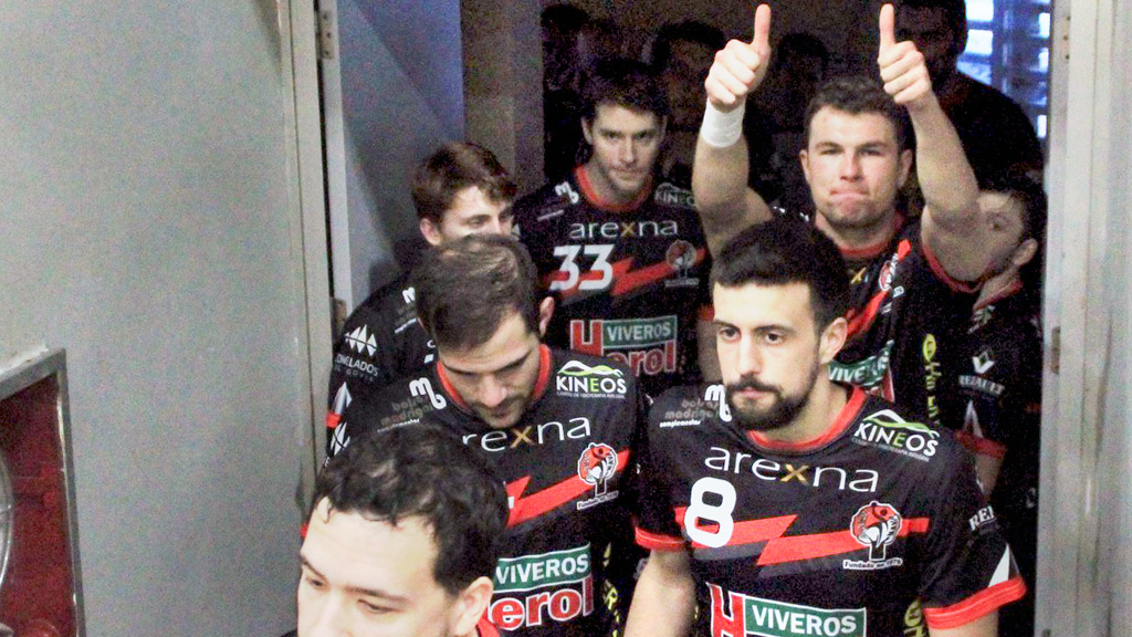 Ole Kisselev muestra su confianza en la victoria antes del partido frente al Cisne. / ÓSCAR MARTÍN