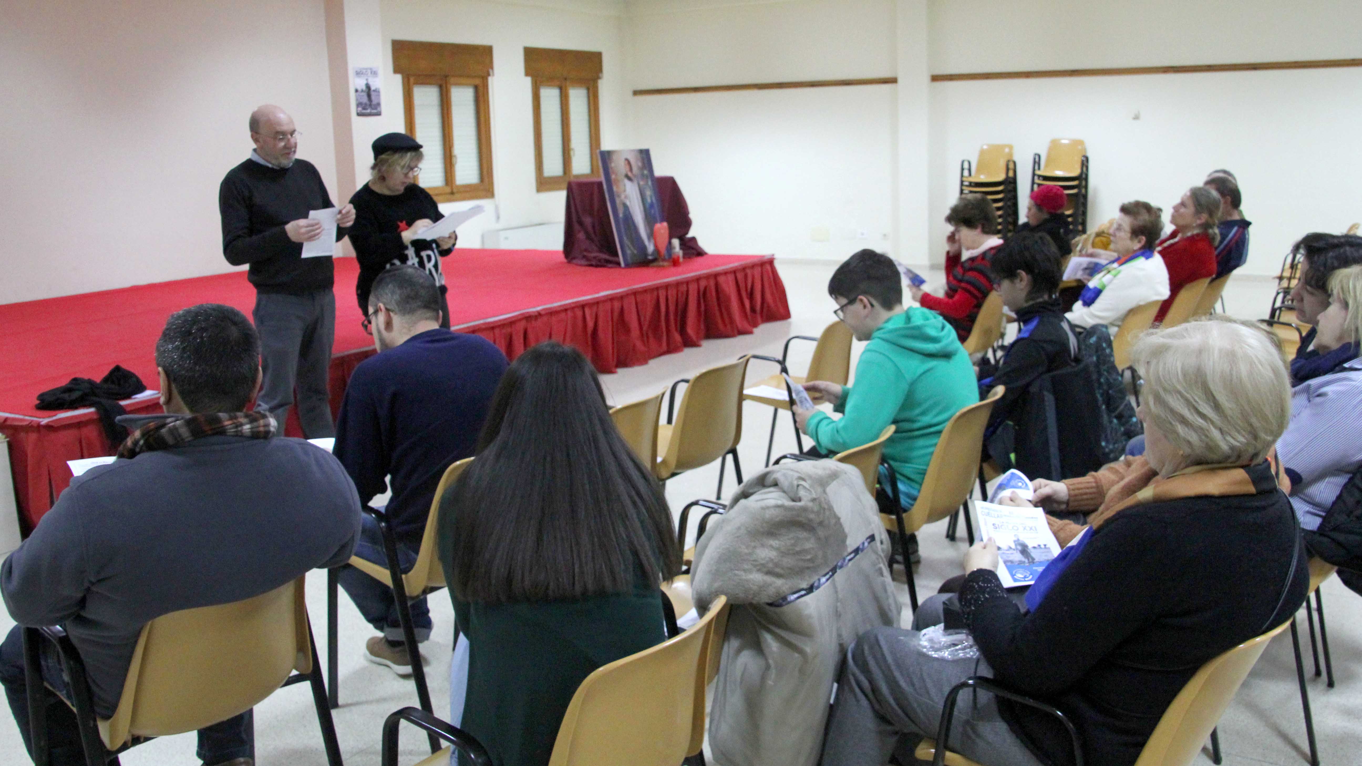 Presentación de la campaña de 2019 con Fernando Mateo y Sonia Martín explicando su contenido./c. núñez