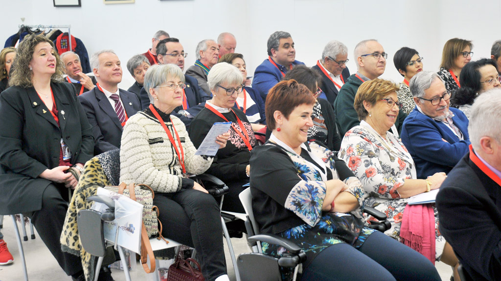 Representantes de las juntas rectoras de las Hermandades de Donantes de Sangre de Castilla y León y de Toledo, reunidos en las instalaciones de la Casa del Sello de Paños. / KAMNARERO