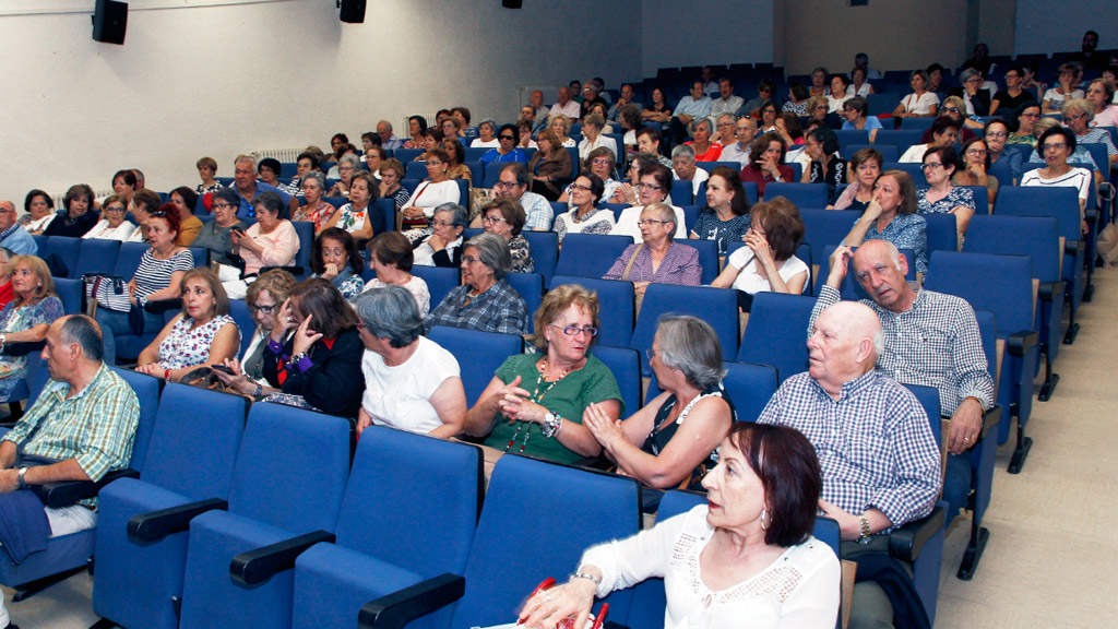 Inauguración del curso de la Universidad de la Experiencia en el edificio Santiago Hidalgo. / NEREA LLORENTE