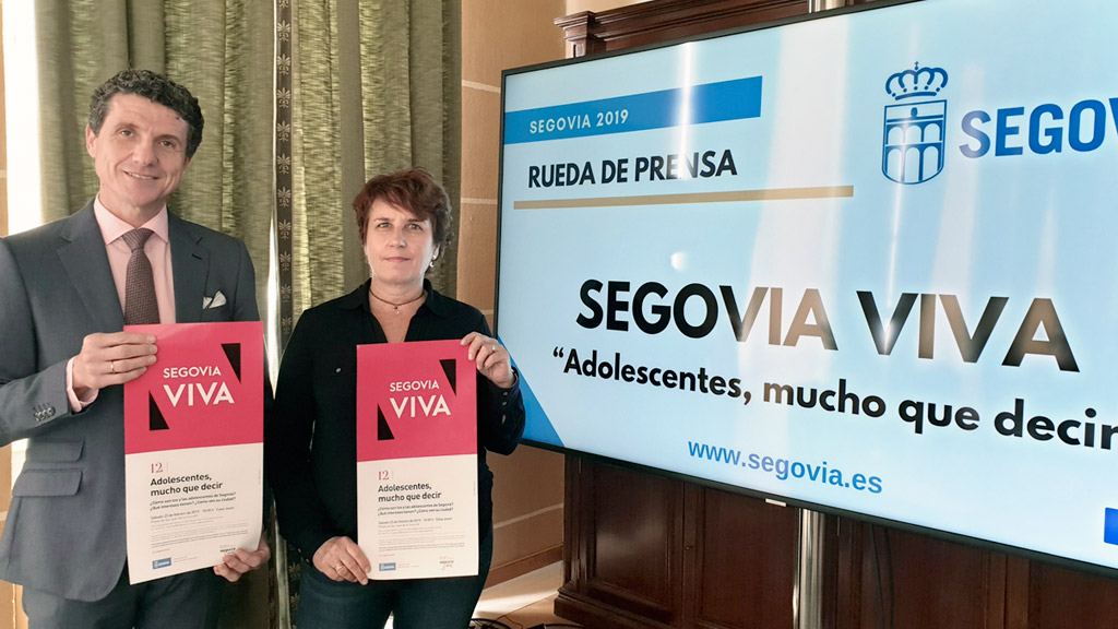 Andrés Torquemada y Marta Gutiérrez, esta semana en la presentación del debate ‘Segovia viva’. / E. A.