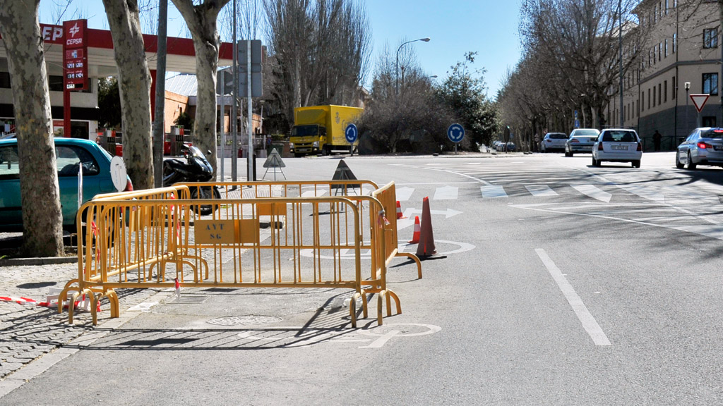 Espacio donde han actuado los operarios municipales en esta avenida segoviana / Kamarero