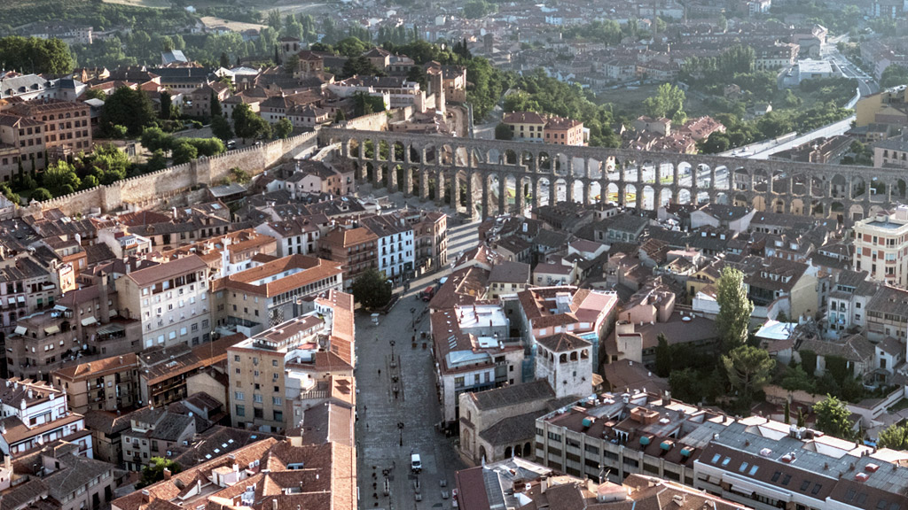 Vista área del centro de la ciudad, con parte de las áreas históricas que son objeto del PEAHIS. / Kamarero