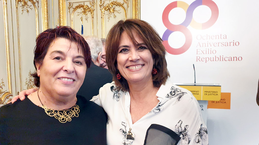 La alcaldesa Clara Luquero, junto a la ministra de Justicia, Dolores Delgado, el jueves pasado en Madrid. / E. A.