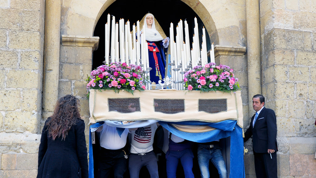 La virgen del Rocío, en una salida procesional del Domingo de Resurrección. / KAMARERO