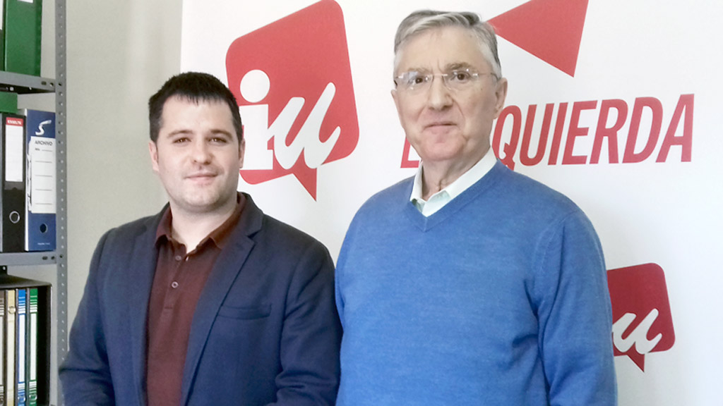 Jorge Barragán y José Luis Ordóñez, en la sede de Izquierda Unida Segovia. / EL ADELANTADO