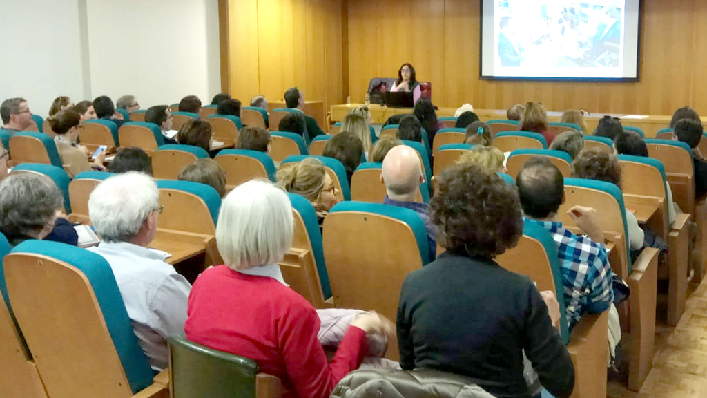 Sesión formativa desarrollada el pasado jueves en el Colegio de Farmacéuticos sobre el sistema antifalsificación. / E. A.