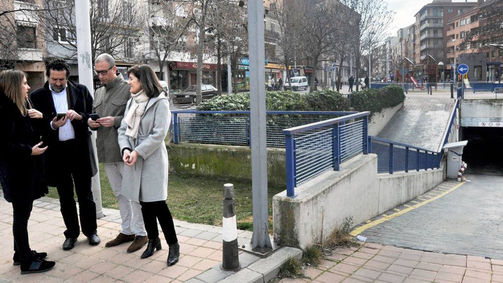 Parte del Grupo Municipal Popular, durante su visita a las instalaciones del aparcamiento de José Zorrilla. / KAMARERO