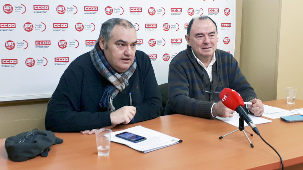 Los secretarios de la Federación de empleados de los Servicios Públicos de UGT de Castilla y León y de Segovia. / P. B.
