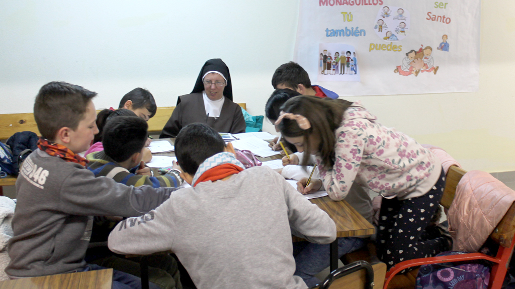 Un grupo de jóvenes monaguillos, en una de las sesiones de trabajo del encuentro celebrado ayer./ M.G.