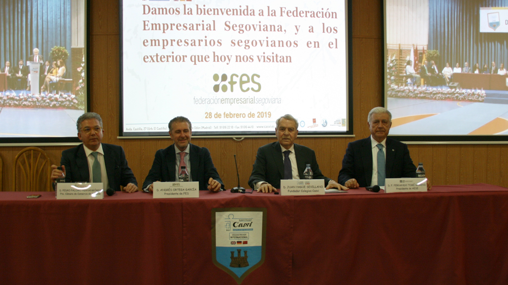 La mesa presidencial, formada por Pedro Palomo, Andrés Ortega, Juan Yagüe y Fernando Tomé. / fotos: F. Descalzo