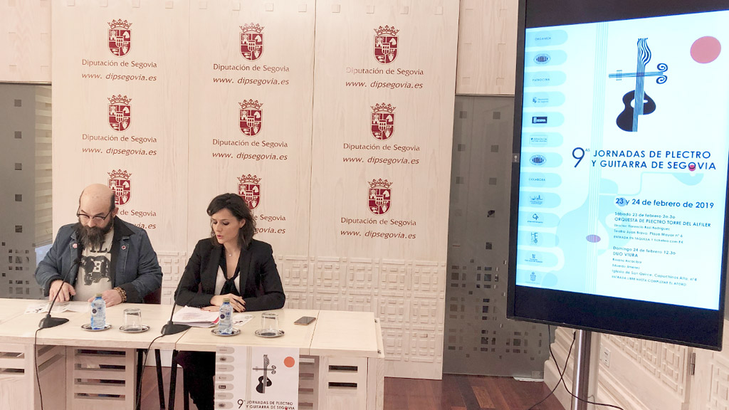 José Manuel Herrero y Sara Dueñas, en la presentación de las IX Jornadas de Plectro y Guitarra de Segovia.