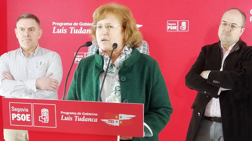 La excaldesa María Jesús Sanz (centro) junto a los concejales Alberto Navas y Francisco del Pozo.