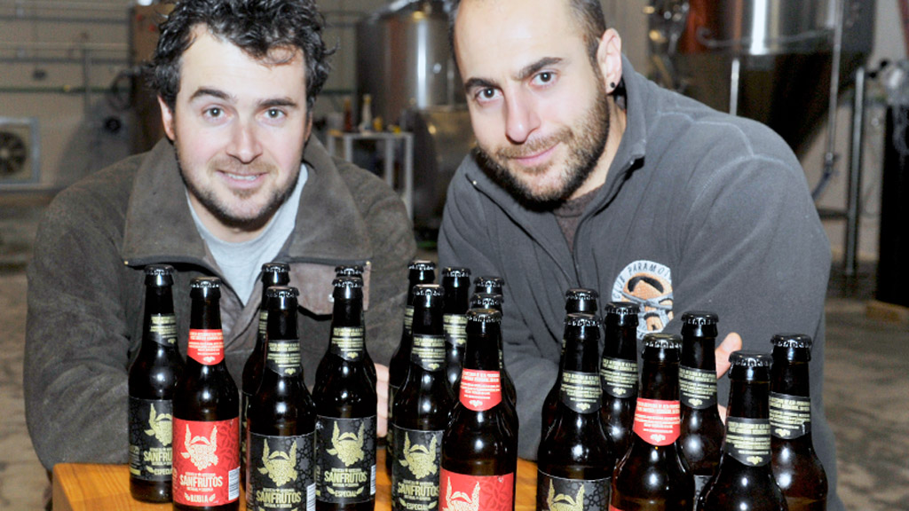 Los hermanos Sanz, creadores de la Cerveza SanFrutos. / kamarero