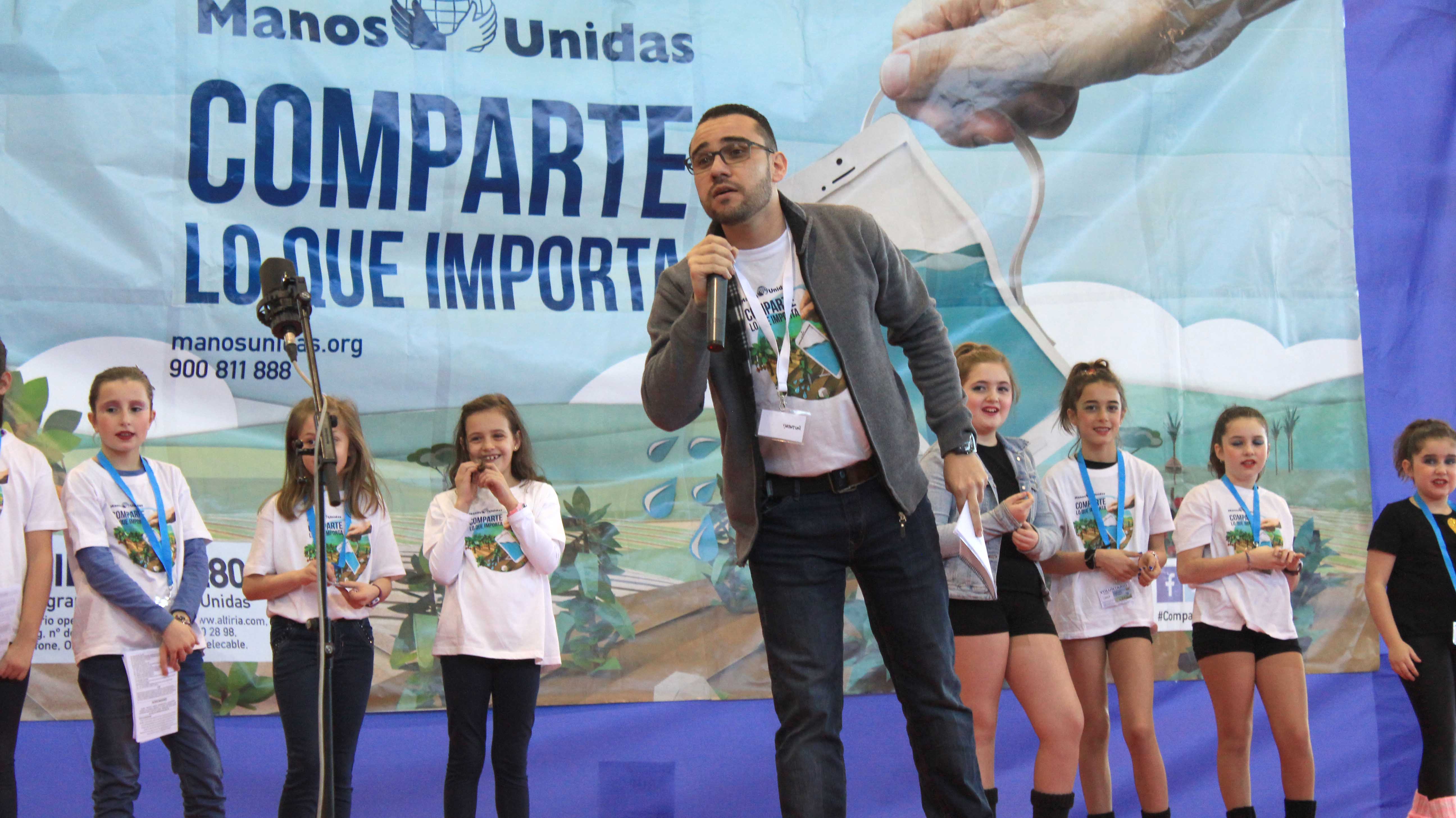 Anthony Méndez, sacerdote en Cuéllar./el adelantado