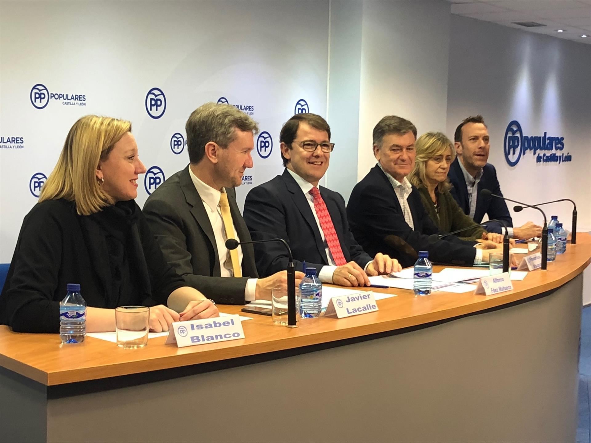 Mañueco pide aunar esfuerzos para conseguir la victoria del PP 1 El presidente del PP y candidato a la Presidencia de la Junta, Alfonso Fernández Mañueco, preside el Comité Ejecutivo. / E. p.