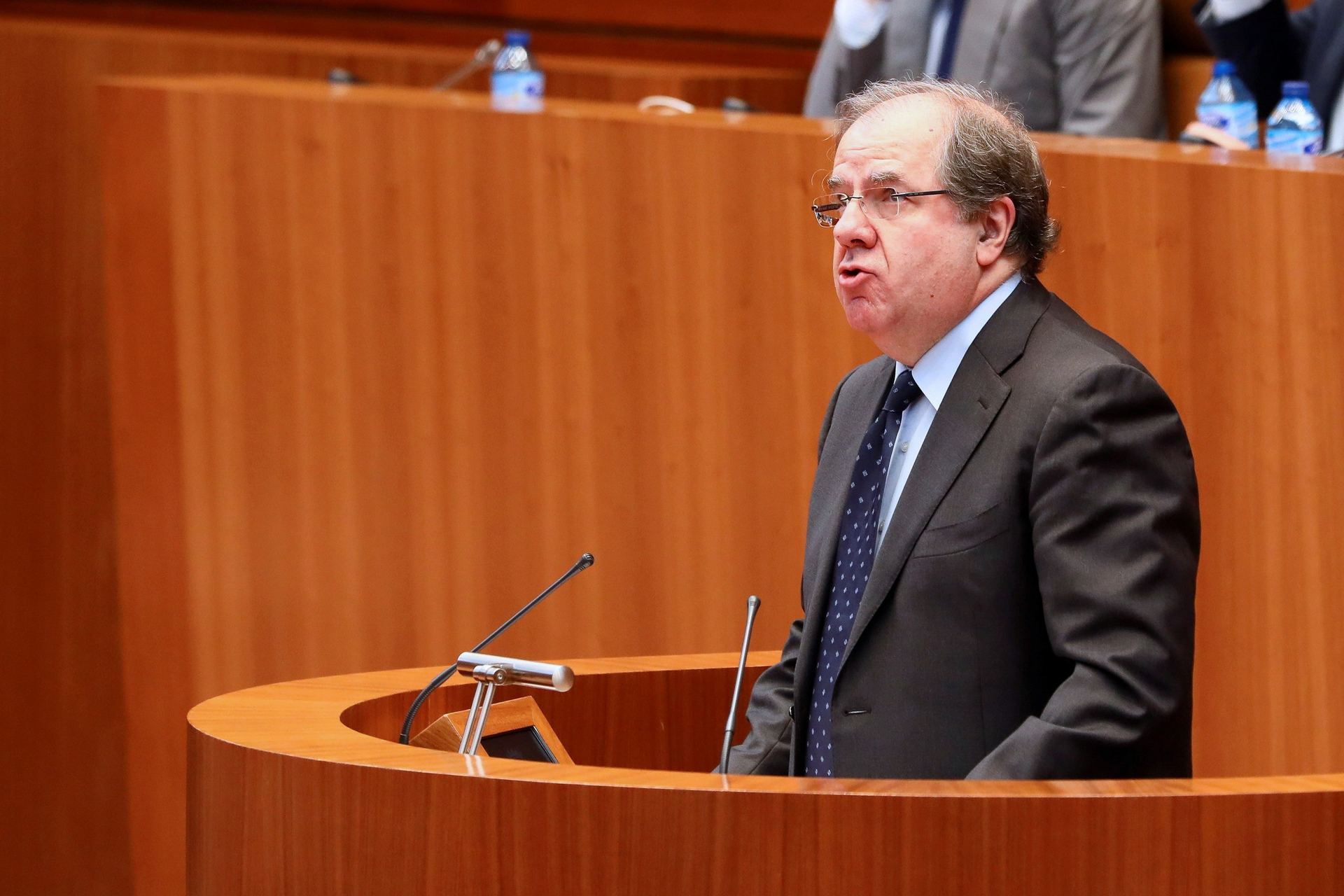 El presidente de la Junta de Castilla y León, Juan Vicente Herrera, en las Cortes. / Europa press