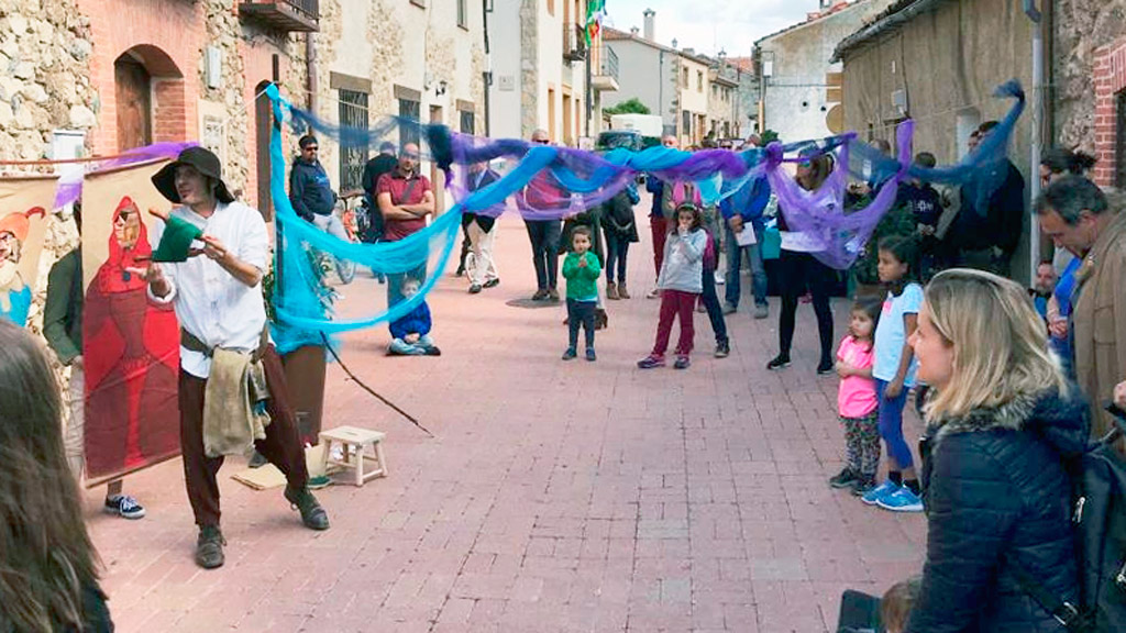 Una actividad del festival ‘Enamora Sotosalbos’. / el adelantado
