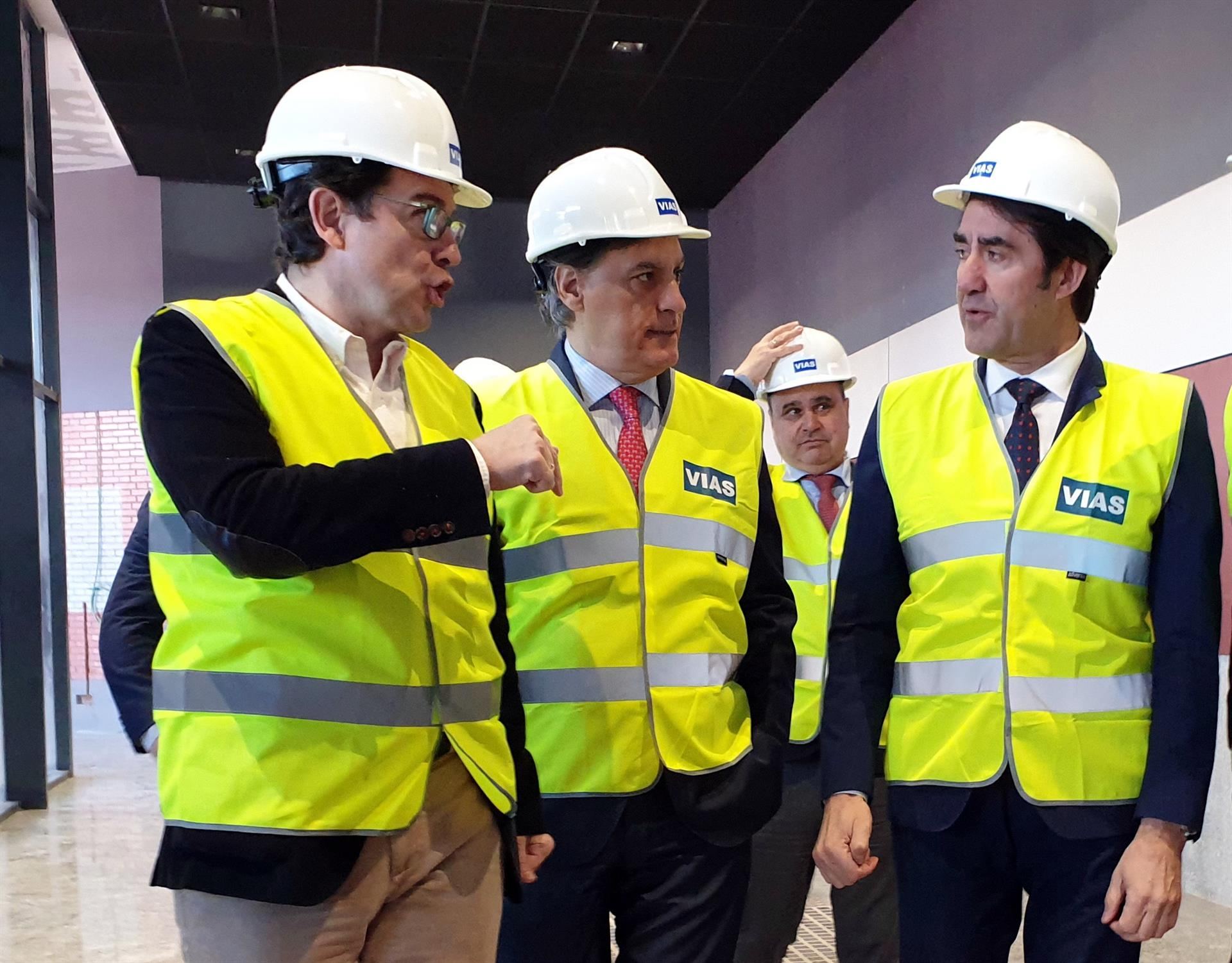 El líder del PP regional, Alfonso Fernández Mañueco, el consejero Juan Carlos Súarez-Quiñones / Europa press