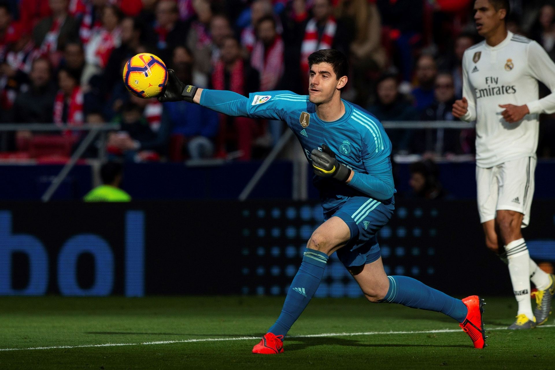 Courtois: “El Ajax tiene mucho talento y va a ser un partido muy abierto” 1 El portero belga del Real Madrid Thibaut Courtois durante el partido contra el Atlético de Madrid. / EFE
