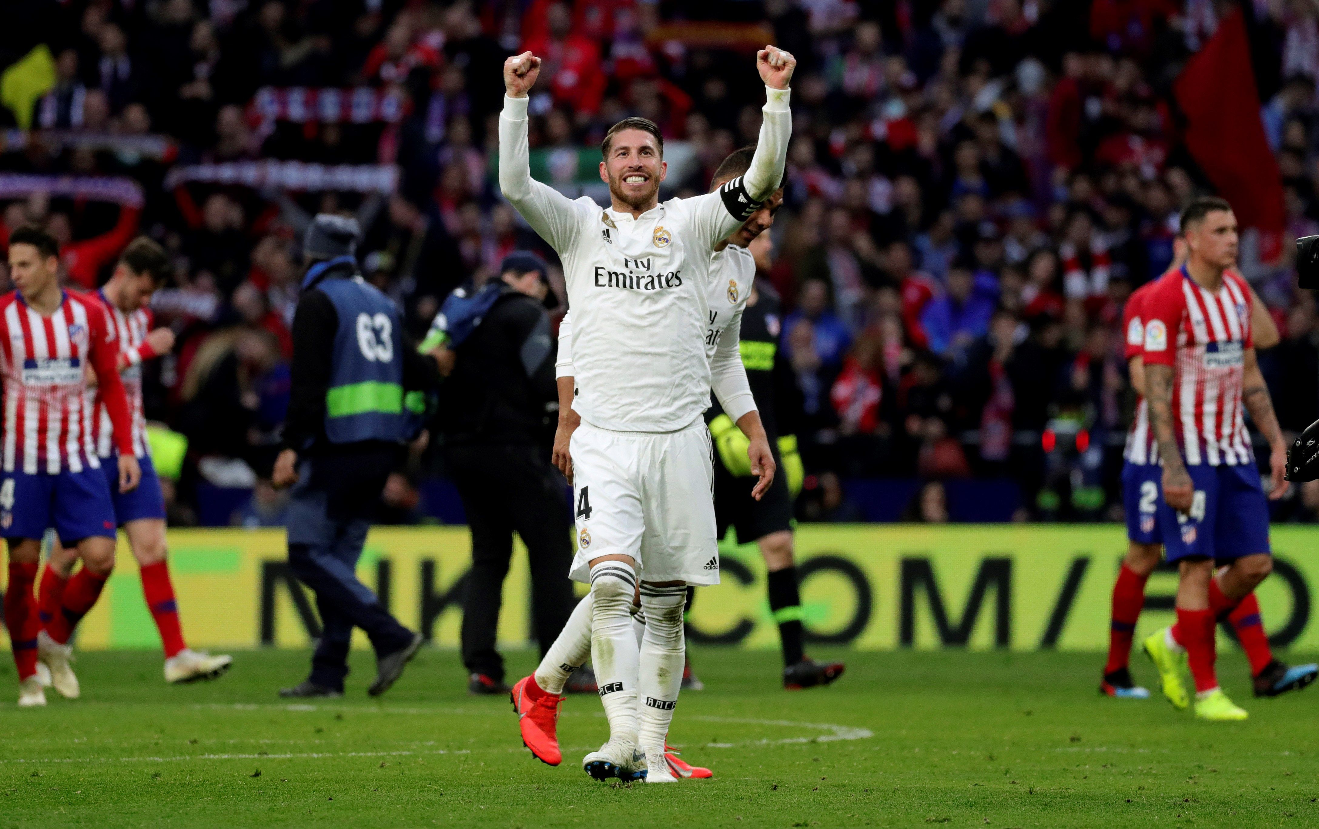 El Real Madrid se engancha a la Liga tras conquistar el Wanda 1 El defensa del Real Madrid Sergio Ramos celebra la victoria sobre el Atlético en el partido disputado en el estadio Wanda Metropolitano de Madrid.