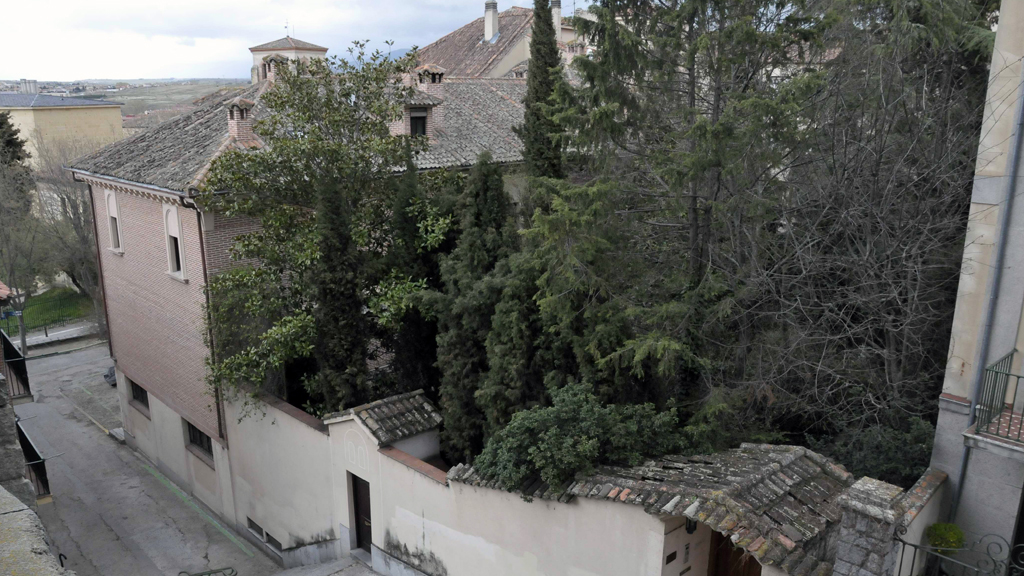 La casa de la calle La Parra seguirá en pie, a pesar de las demandas de algunos vecinos y grupos políticos. / JUAN MARTÍN