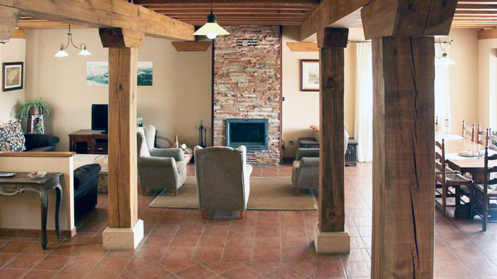 Interior de un establecimiento de turism rural de la provincia, que estos días apenas tiene una demanda mayor que el resto del año. / el adelantado