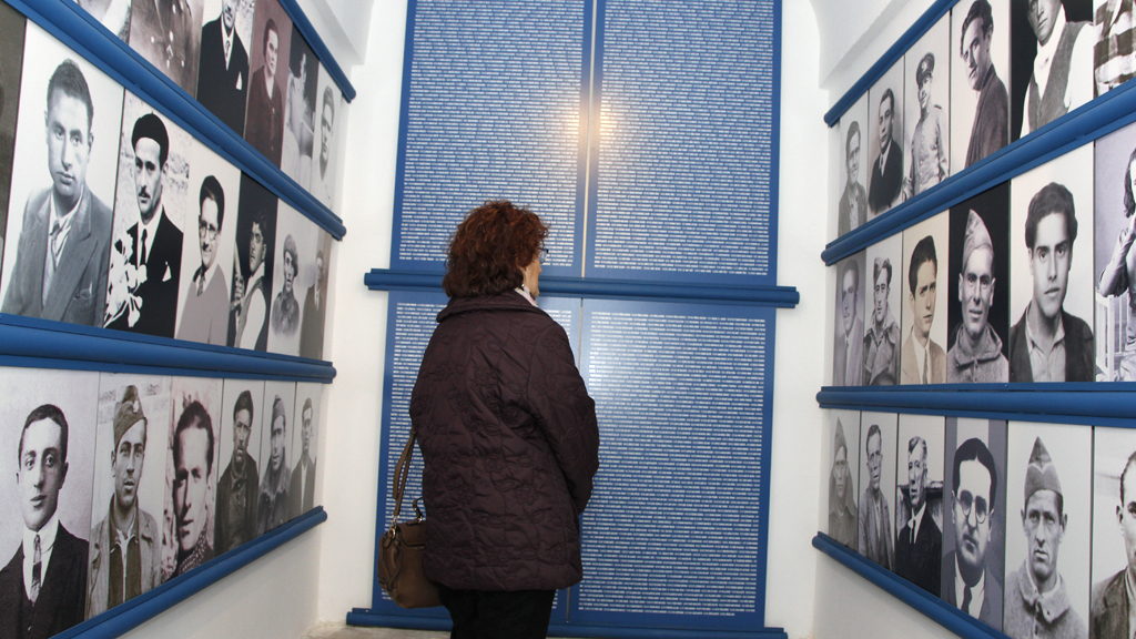 Una de las celdas del Memorial Democrático contiene paneles informativos sobre la vida en la prisión franquista. / Nerea Llorente