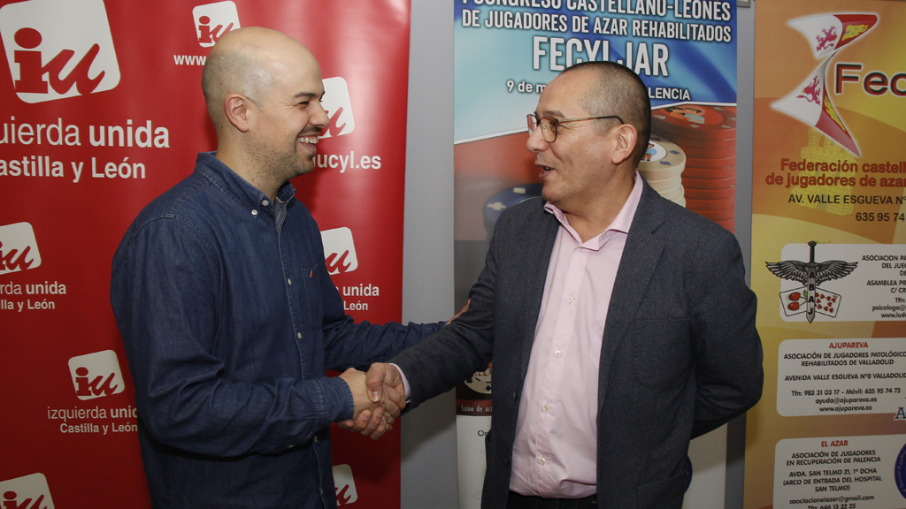 Ángel Galindo (izquierda) y Ángel Aranzana momentos antes del acto público de ayer.
