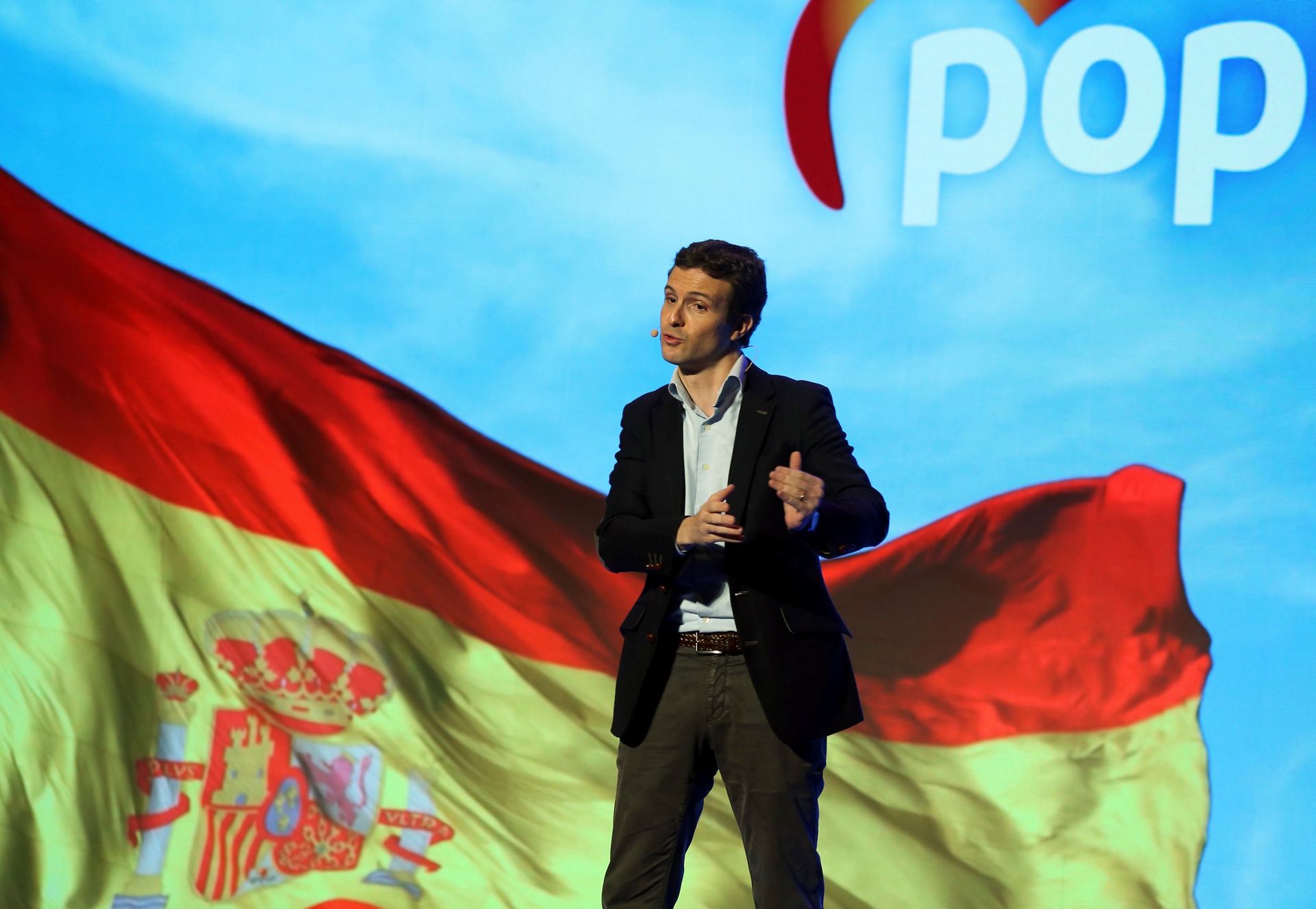 Pablo Casado durante su intervención en el acto popular en Granada.