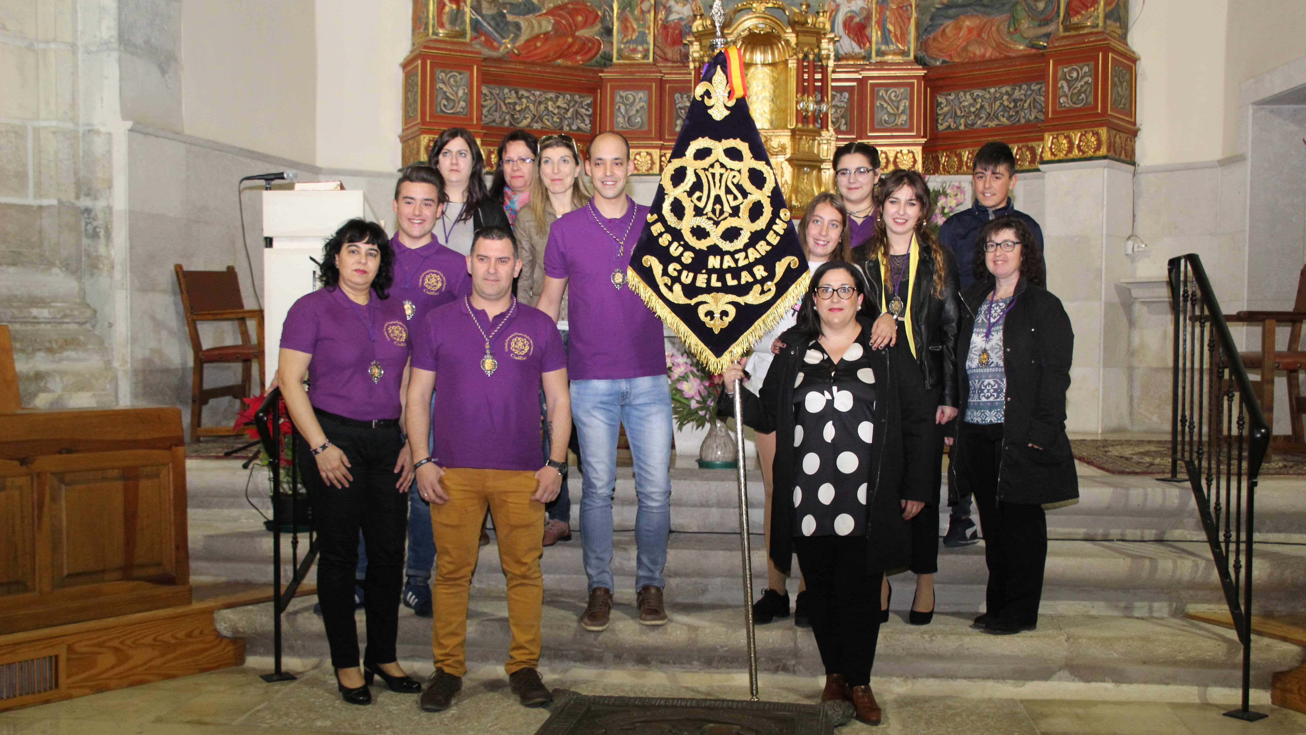 Entrega del nuevo estandarte de Semana Santa a la Banda de Nuestro Padre Jesús Nazareno./c. núñez
