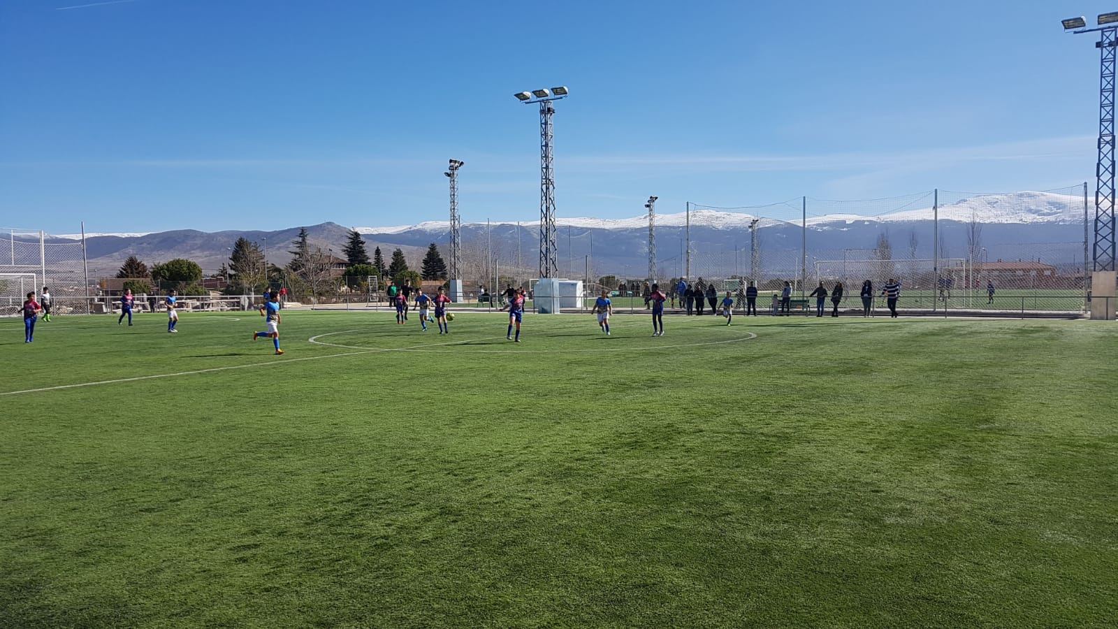Instantánea del partido Segoviana C - Benjamín B, con un resultado de 5-0. / Mario Herrero