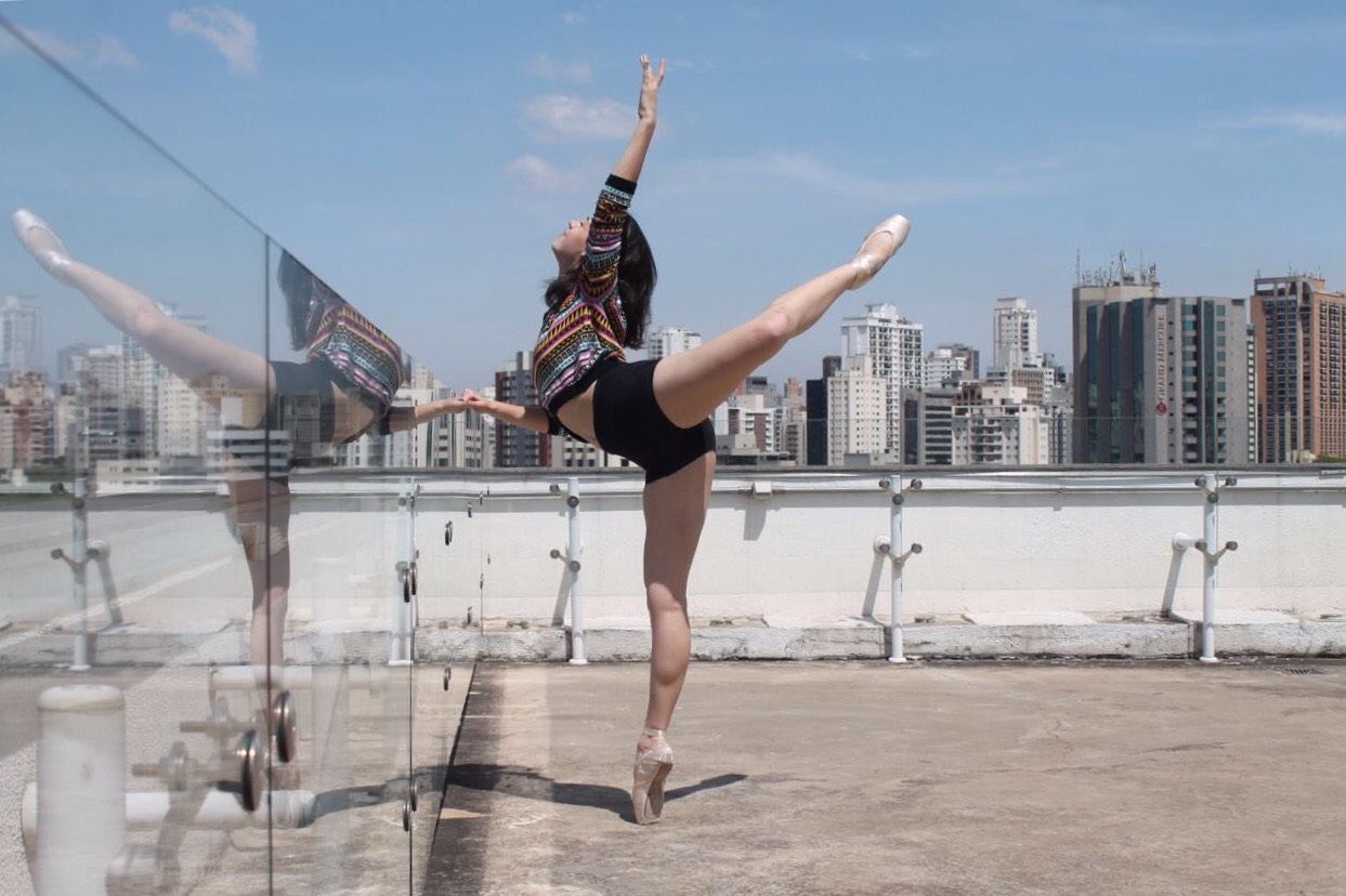 Catarina Bueno, bailarina profesional brasileña y vecina del municipio. / M. Salas