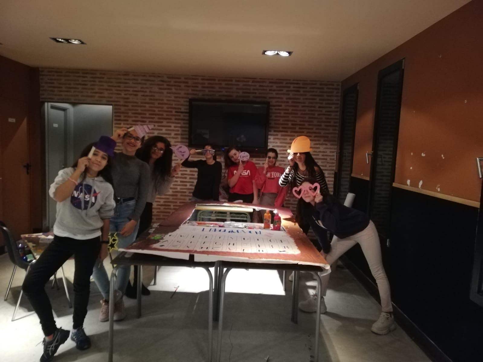 Participantes y resultado del taller de photocall realizado el sábado 9 de febrero en 'La Bola'. / Álvaro García Cocero