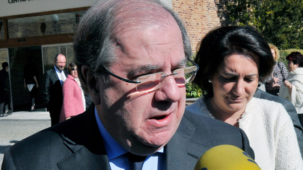 Juan Vicente Herrera, en el encuentro con los medios de comunicación./ KAMARERO