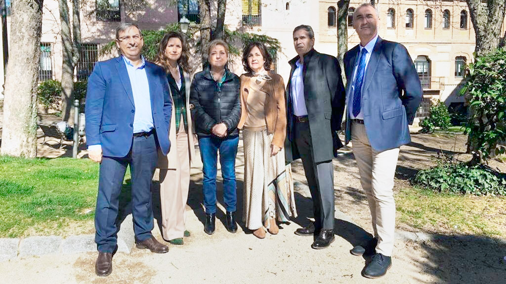 Los candidatos al Congreso y el Senado posaron juntos tras la presentación formal de las listas. /EL ADELANTADO
