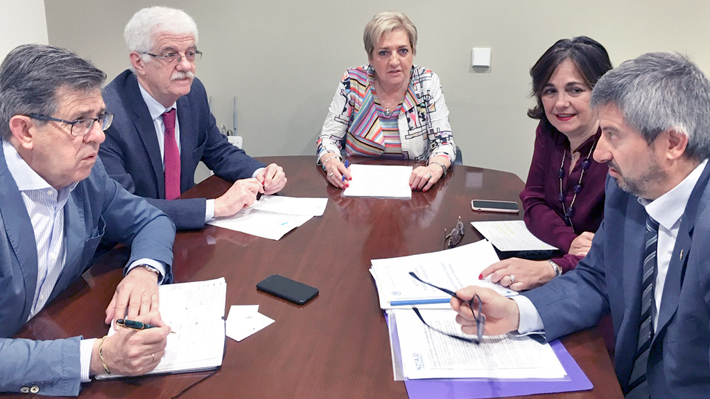 Los representantes del Partido Popular de Segovia durante la reunión celebrada ayer.