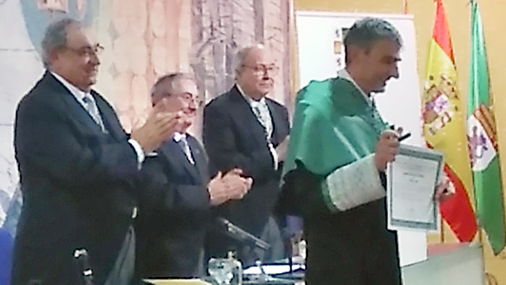 Javier Tejedor, nuevo miembro de la Academia de Ciencias Veterinarias 1 Momento del acto de nombramiento de Javier Tejedor como académico. / e. a.