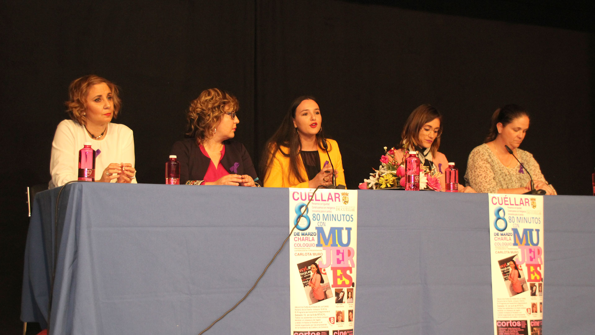 Mariola Escudero, Sonia Martín, María José Tapia y Pilar Ares en la charla dirigida por la periodista Carlota Muro./c. núñez