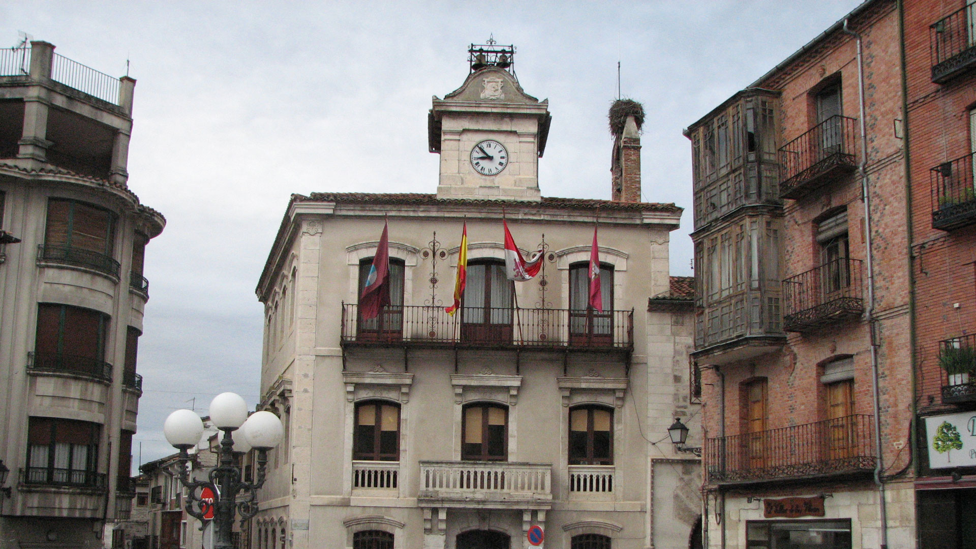 El edificio del Ayuntamiento será objeto de una de esas inversiones, para acondicionar su accesibilidad./c. núñez